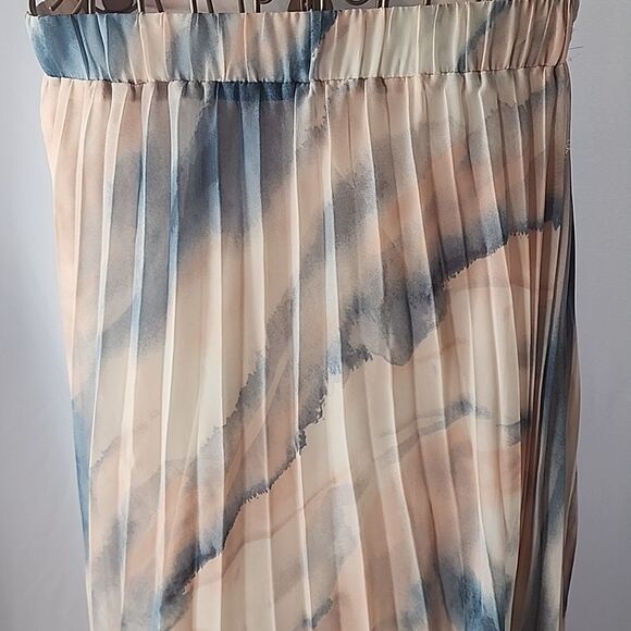 Marbled Pleated Maxi Skirt in Blue and Peach Size L - Picture 2 of 9